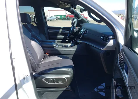 2024 Jeep Wagoneer L Series Ii из США, поврежденный, VIN 1C4SJSBP2RS167781